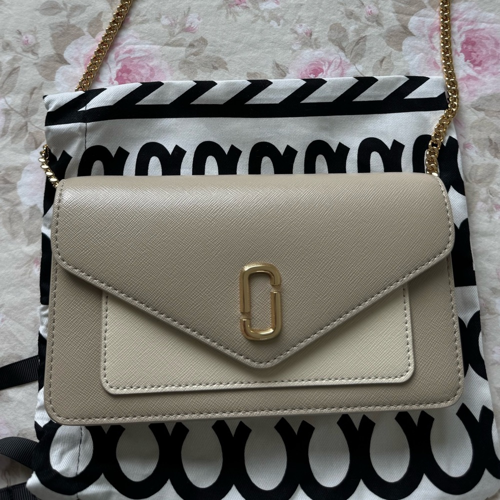 Marc Jacobs Longshot chain bag. New, certificate included, no tag. Sold out
